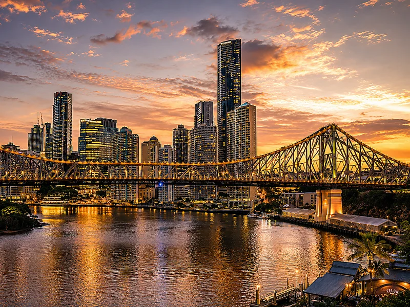 Option B — Story Bridge, golden hour